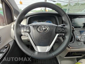 2019 Toyota Sienna XLE 8-Passenger 119.3" WB - miniatura 7