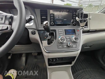 2019 Toyota Sienna XLE 8-Passenger 119.3" WB - miniatura 8