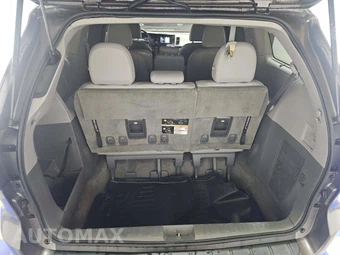 2019 Toyota Sienna XLE 8-Passenger 119.3" WB - miniatura 15