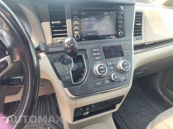 2019 Toyota Sienna XLE 8-Passenger 119.3" WB - miniatura 11