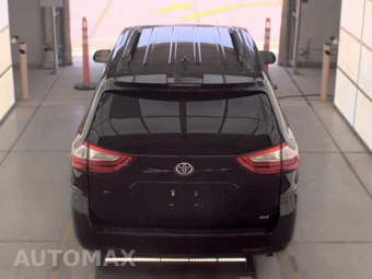 2019 Toyota Sienna XLE 8-Passenger 119.3" WB - miniatura 5