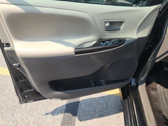 2019 Toyota Sienna XLE 8-Passenger 119.3" WB - miniatura 9