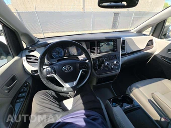 2019 Toyota Sienna XLE 8-Passenger 119.3" WB - miniatura 10