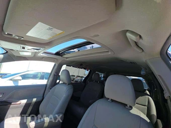 2019 Toyota Sienna XLE 8-Passenger 119.3" WB - miniatura 11