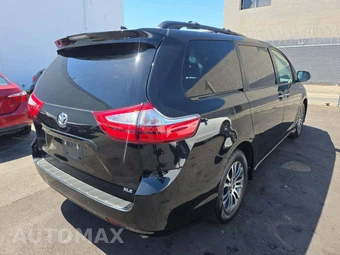 2019 Toyota Sienna XLE 8-Passenger 119.3" WB - miniatura 3