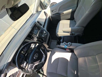 2019 Toyota Sienna XLE 8-Passenger 119.3" WB - miniatura 8