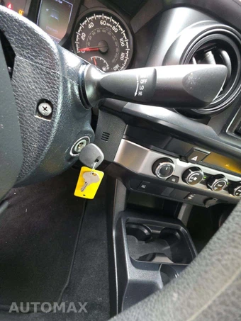 2019 Toyota Tacoma SR Crew Cab Medium Bed - miniatura 8