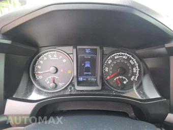 2019 Toyota Tacoma SR Crew Cab Medium Bed - miniatura 9