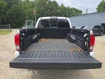 2019 Toyota Tacoma SR Crew Cab Medium Bed – miniatura 11