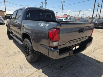 2019 Toyota Tacoma SR Crew Cab Medium Bed - miniatura 2