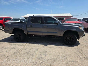 2019 Toyota Tacoma SR Crew Cab Medium Bed - miniatura 4