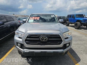 2019 Toyota Tacoma SR5 Crew Cab Medium Bed - miniatura 2