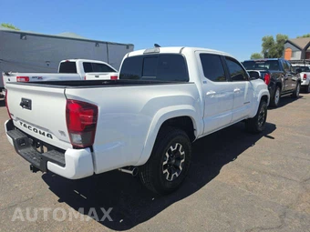 2019 Toyota Tacoma SR5 Crew Cab Medium Bed - miniatura 3