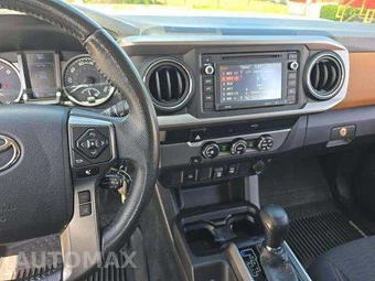 2019 Toyota Tacoma SR5 Crew Cab Medium Bed - miniatura 10