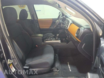 2019 Toyota Tacoma SR5 Crew Cab Medium Bed - miniatura 18