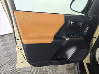 2019 Toyota Tacoma SR5 Crew Cab Medium Bed - miniatura 9
