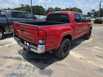 2019 Toyota Tacoma SR5 Crew Cab Medium Bed - miniatura 3