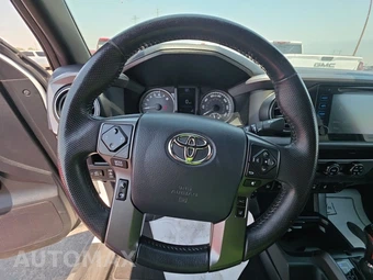 2019 Toyota Tacoma TRD Off-Road Crew Cab Medium Bed - miniatura 10