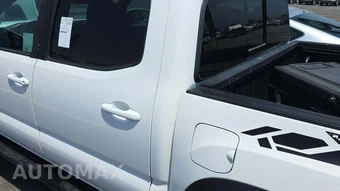 2019 Toyota Tacoma TRD Off-Road Crew Cab Medium Bed - miniatura 43