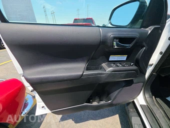 2019 Toyota Tacoma TRD Off-Road Crew Cab Medium Bed - miniatura 9
