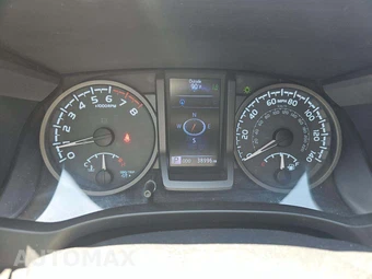 2019 Toyota Tacoma TRD Off-Road Crew Cab Medium Bed - miniatura 6