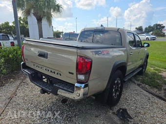2019 Toyota Tacoma TRD Off-Road Crew Cab Medium Bed - miniatura 3