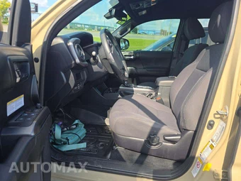 2019 Toyota Tacoma TRD Off-Road Crew Cab Medium Bed - miniatura 6