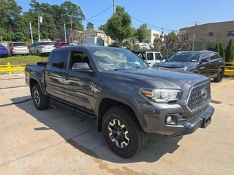 2019 Toyota Tacoma TRD Off-Road Crew Cab Medium Bed - miniatura 4