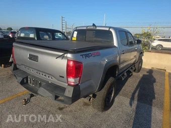 2019 Toyota Tacoma TRD Off-Road Crew Cab Medium Bed - miniatura 4