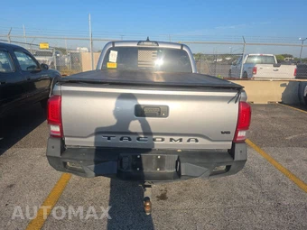 2019 Toyota Tacoma TRD Off-Road Crew Cab Medium Bed - miniatura 5