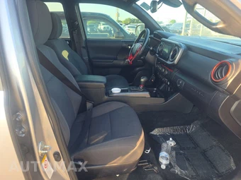 2019 Toyota Tacoma TRD Off-Road Crew Cab Medium Bed - miniatura 8