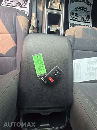 2019 Toyota Tacoma TRD Off-Road Crew Cab Medium Bed - miniatura 8