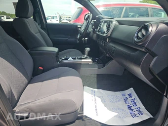 2019 Toyota Tacoma TRD Off-Road Crew Cab Medium Bed - miniatura 8
