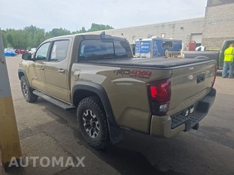 2019 Toyota Tacoma TRD Off-Road Crew Cab Medium Bed - miniatura 6