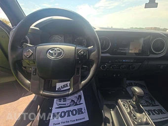 2019 Toyota Tacoma TRD Off-Road Crew Cab Medium Bed - miniatura 10