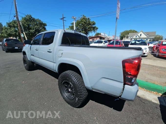 2019 Toyota Tacoma TRD Sport Crew Cab Medium Bed - miniatura 2