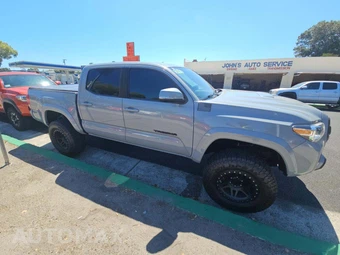 2019 Toyota Tacoma TRD Sport Crew Cab Medium Bed - miniatura 4