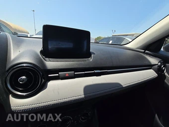 2019 Toyota Yaris LE Sedan - miniatura 17