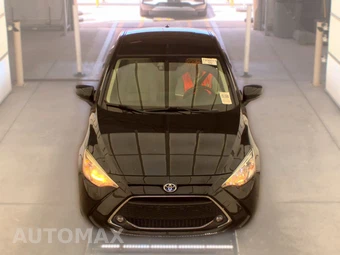 2019 Toyota Yaris LE Sedan - miniatura 2