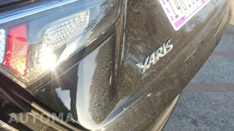2019 Toyota Yaris LE Sedan - miniatura 32