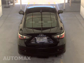 2019 Toyota Yaris LE Sedan - miniatura 6