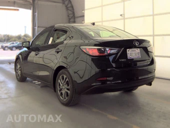 2019 Toyota Yaris LE Sedan - miniatura 8