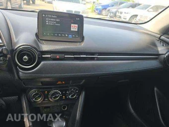 2019 Toyota Yaris LE Sedan - miniatura 10