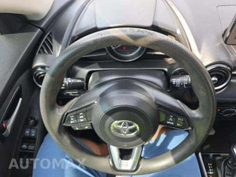 2019 Toyota Yaris LE Sedan - miniatura 22