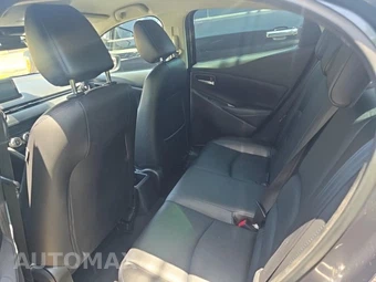 2019 Toyota Yaris XLE Sedan - miniatura 10