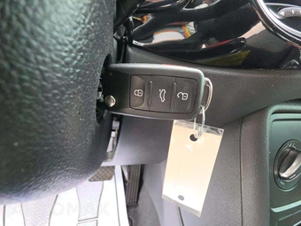 2019 Volkswagen Beetle S Hatchback – miniatura 5