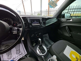 2019 Volkswagen Beetle S Hatchback – miniatura 7