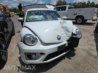 2019 Volkswagen Beetle S Hatchback – miniatura 2