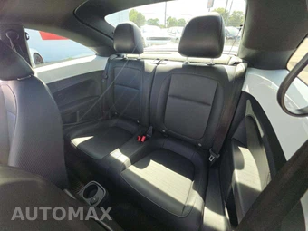 2019 Volkswagen Beetle SE Hatchback - miniatura 10