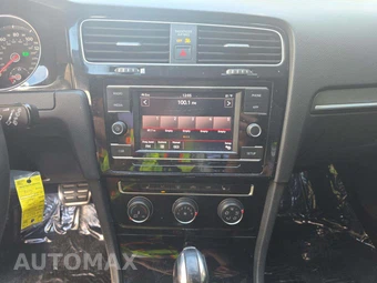 2019 Volkswagen Golf GTI S Hatchback - miniatura 10